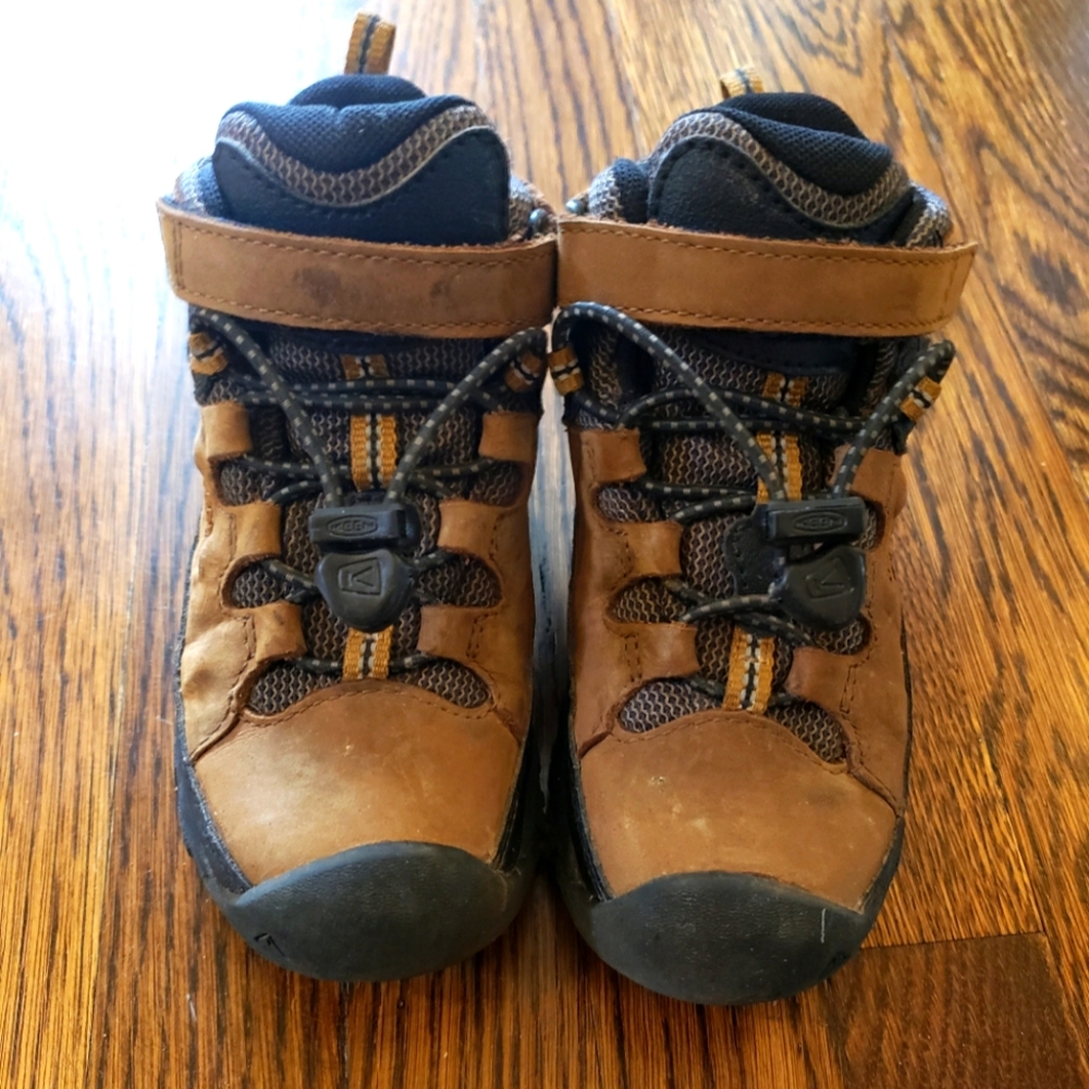 Keen Toddler hiking boots Size 10